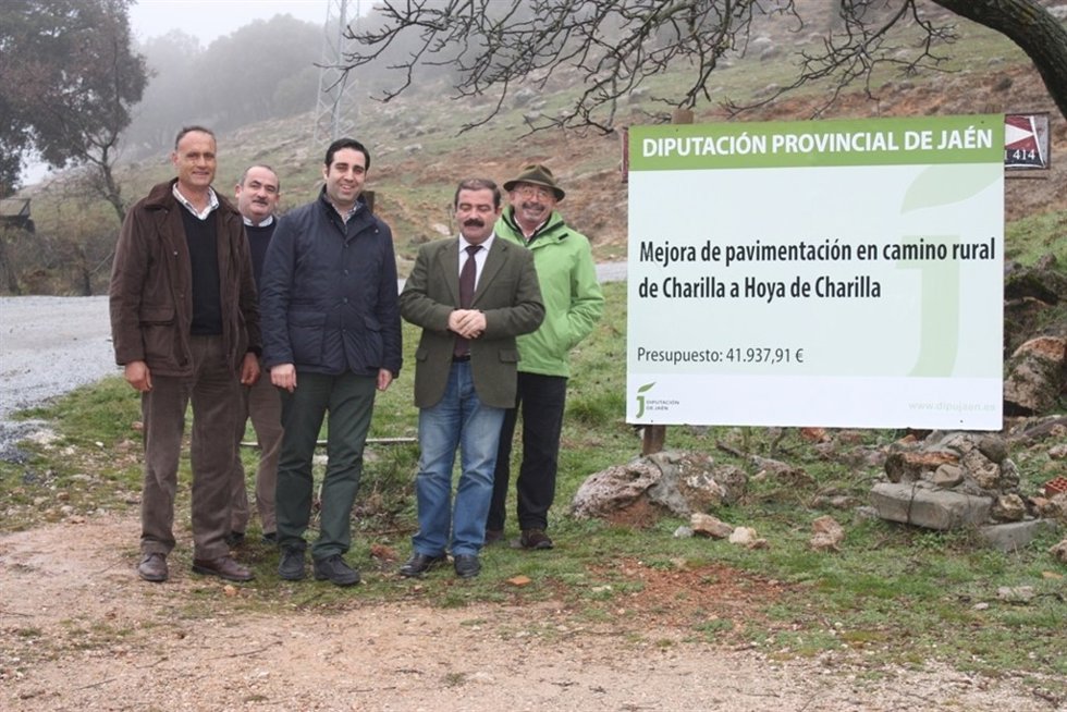 Visita a la obra de mejora del camino entre Charilla y la Hoya de Charilla