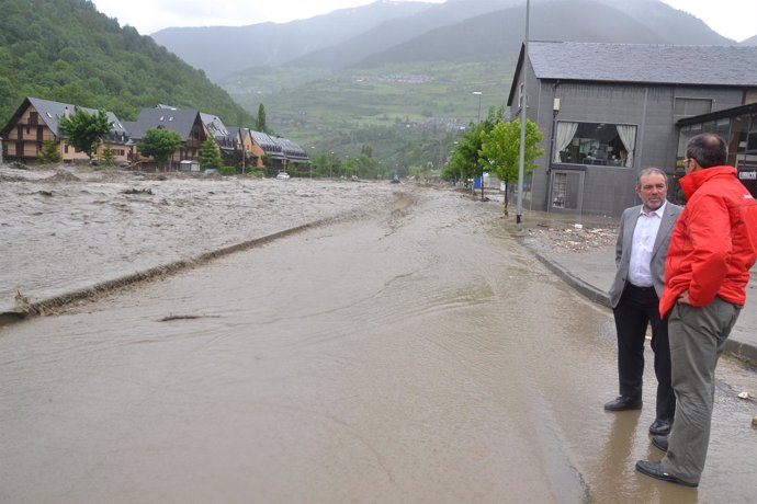 Visita de Joan Reñé a Val d'Aran tras las inundaciones
