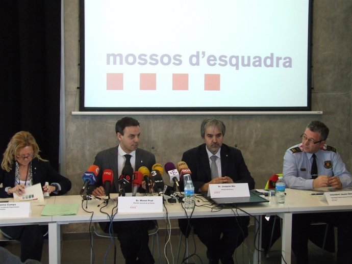 M.Prat (Mossos), el delegado del Govern J.Nin, R.Camps y J.Giné