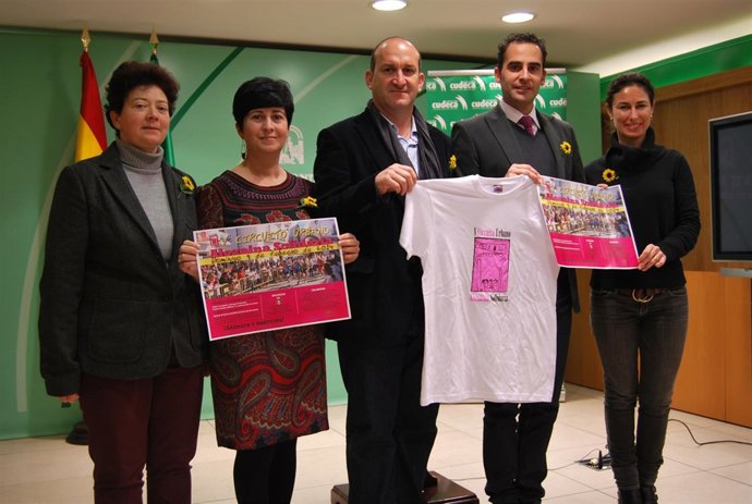 El delegado de Salud, Daniel Pérez, y el alcalde de Alozaina, Antonio Pérez