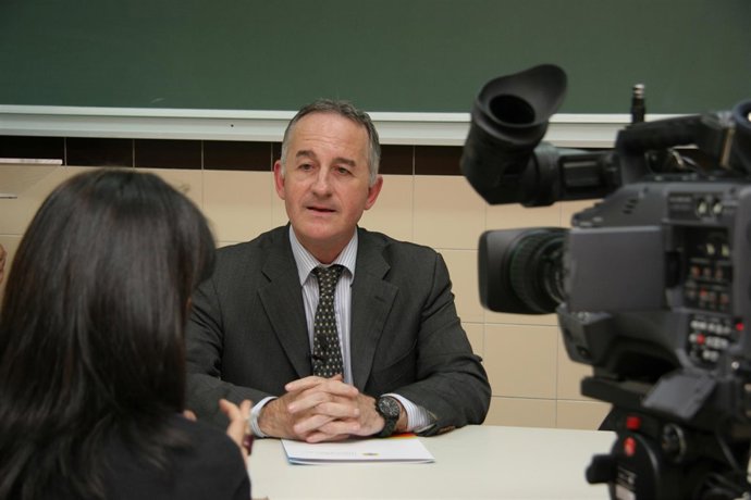 El rector honorario de la UAO CEU Juan Corona