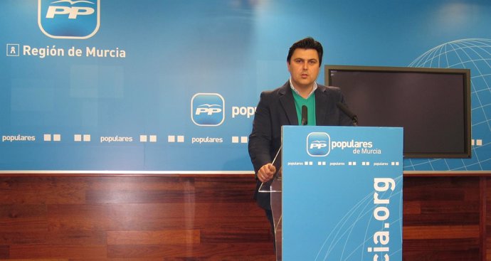 José Miguel Luengo en rueda de prensa en el PP