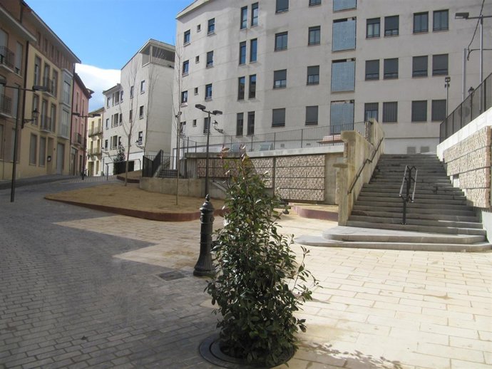 La renovada calle Canellas