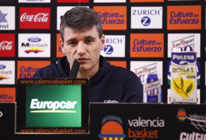 El técnico del Valencia Basket, Velimir Perasovic