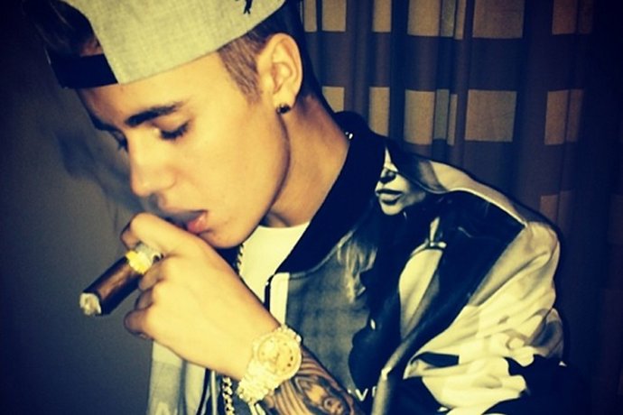 Justin no conducía ni borracho ni deprisa