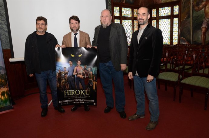 Alonso, con los creadores de la película