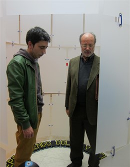 Julio Mediavilla y Javier León de la Riva dentro de un módulos de 'In-Out'