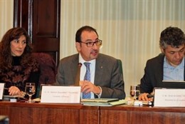 El conseller R.Espadaler en la comisión de seguridad vial