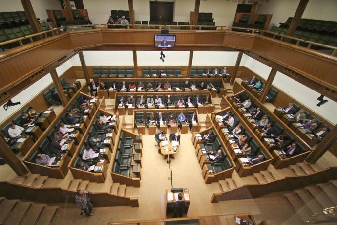 Pleno en el Parlamento vasco