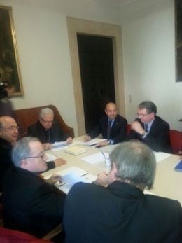 Reunión en el Palacio Episcopal