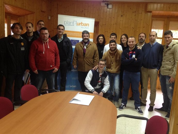 Los alumnos de fibra óptica del plan Urban de Alcalá de Gudaíra