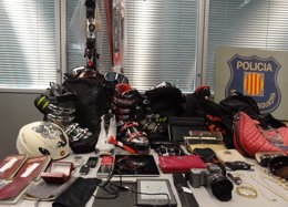 Objetos recuperados a la banda que robaba en autopistas de Barcelona