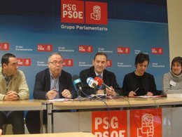 Xosé Sánchez Bugallo y otros dirigentes socialistas en rueda de prensa