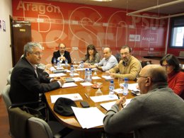 Lambán, Alastuey y Buey en la reunión sobre empleo en la sede del PSOE