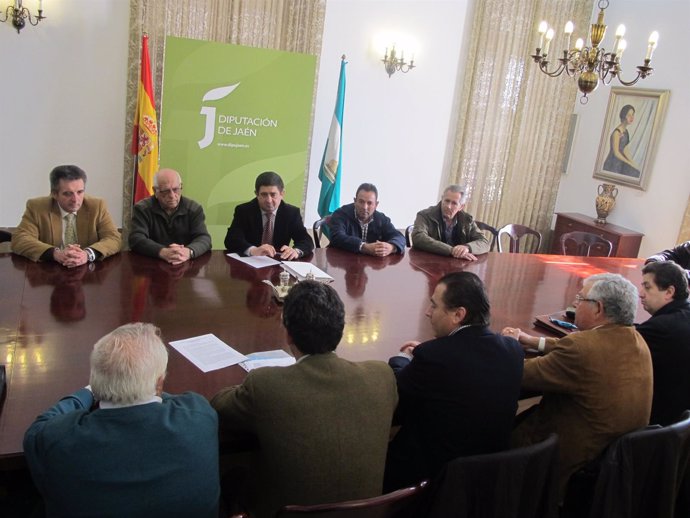 Reunión de comunidades de regantes en la Diputación de Jaén