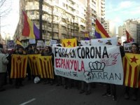 Los manifestantes cortan Avenidas ante la llegada de la Infanta
