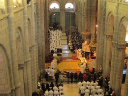 La Catedral de Santiago acoge la ceremonia de Ordenación Episcopal