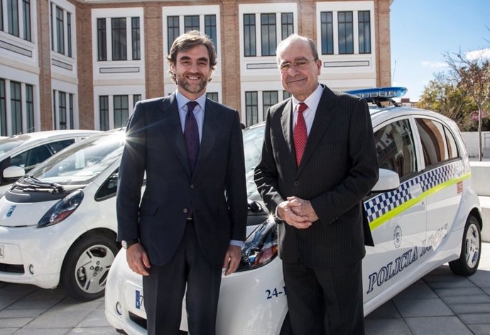 Entrega de vehículos eléctricos de Alphabet al Ayuntamiento de Málaga