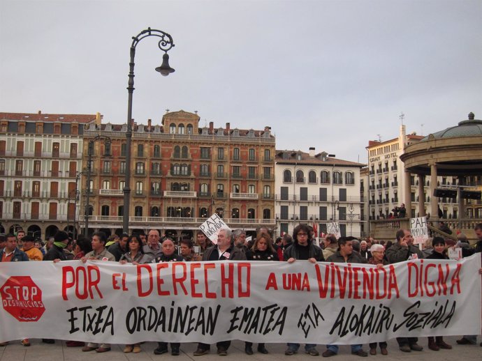 Manifestación contra los desahucios y por una vivienda digna.