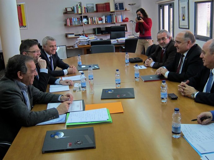 Ximo Puig en una reunión con la Federación Sociedades Musicales 