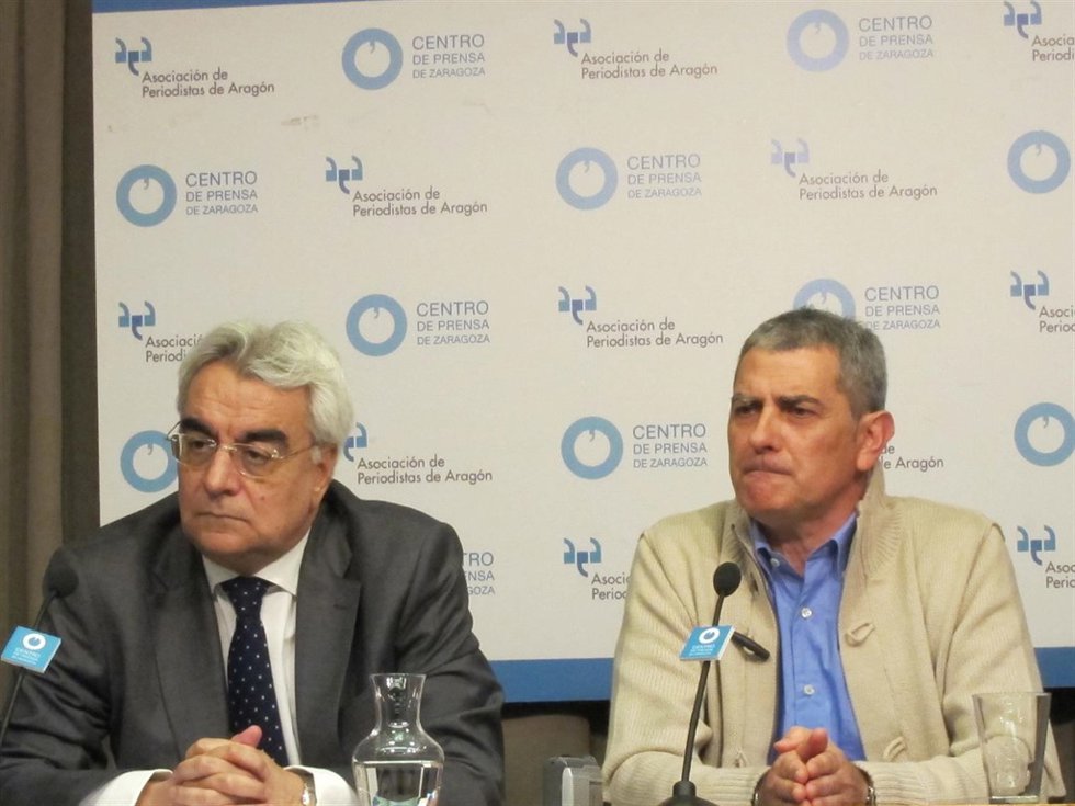 El alcalde de Mallén, Antonio Asin, y su abogado, Enrique Trebolle