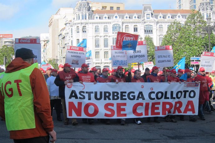 Manifestación en Asturias contra el cierre de Coca-Cola