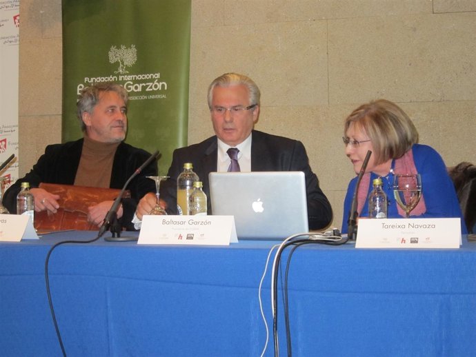 Garzón en una conferencia en  Santiago