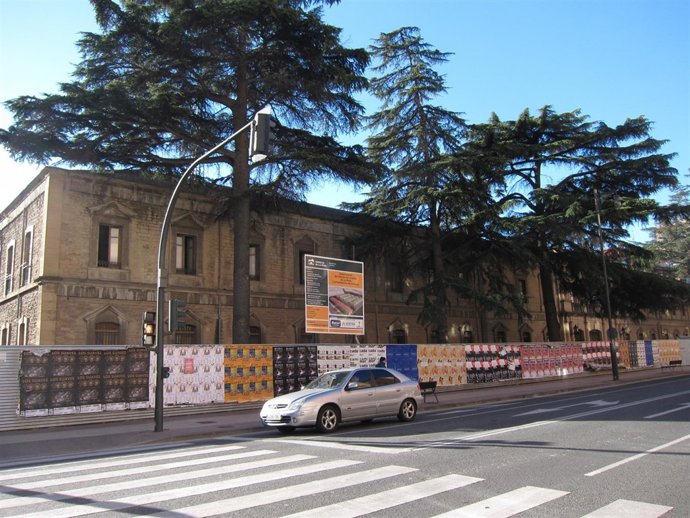 Fachada principal Palacio de Justicia en obras