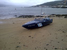 Embarcación de Gardacostas de Galicia saboteada.