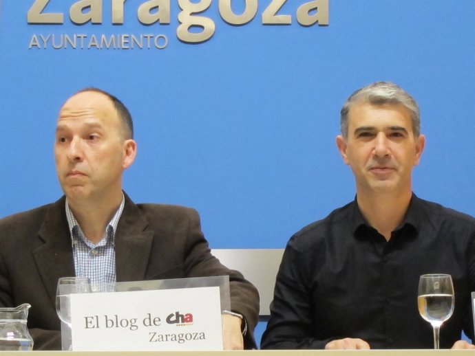 El portavoz de CHA, Juan Martín, y el concejal de CHA, Carmelo Asensio
