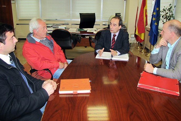 Serna se reúne con los alcaldes pedáneos de Gama y Ambrosero