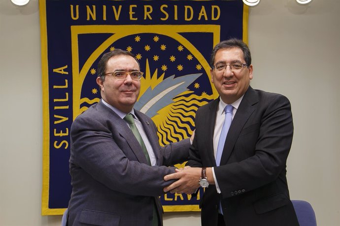 La UPO y Fundación Cajasol firman un convenio