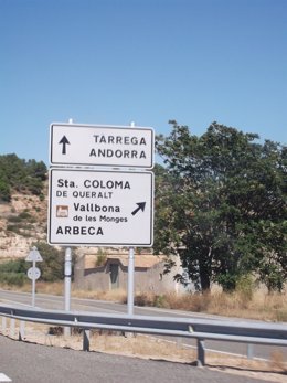 Las señales de carreteras en Lleida suspenden en continuidad y mantenimiento