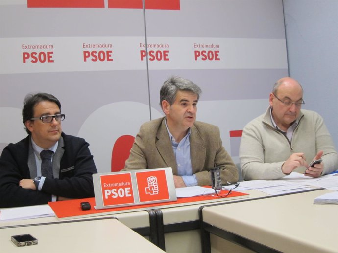 Responsables Del PSOE De Cáceres Ofrecen Datos Sobre Lista De Espera Sanitaria