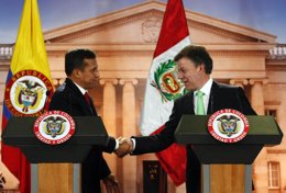 Juan Manuel Santos  Ollanta Humala