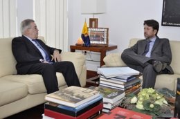 De izquierda a derecha: Bravo de Laguna y Alonso en su reunión en Gran Canaria