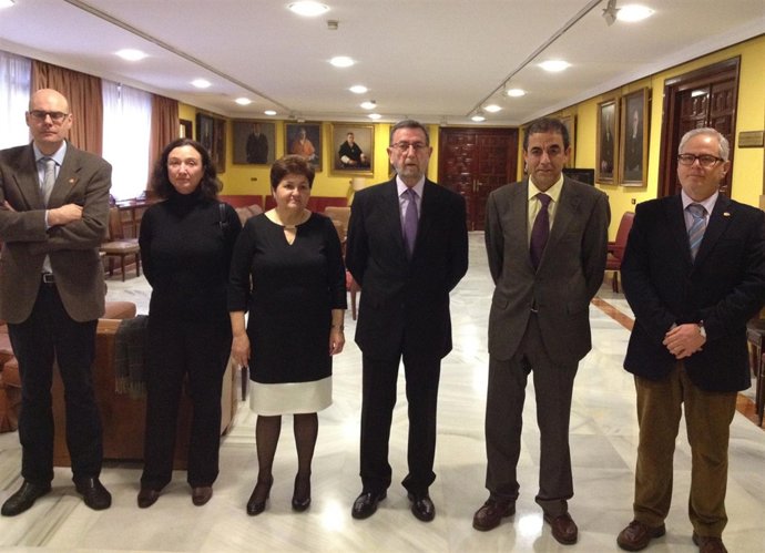 Manuel Gracia, en el centro, durante las jornadas