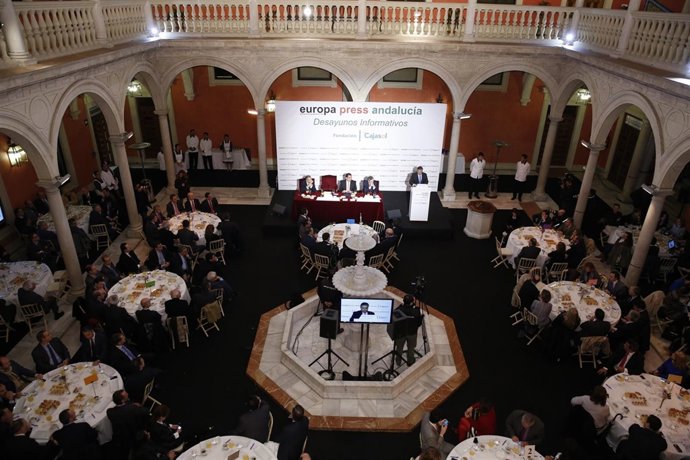 Zoido durante el desayuno organizado por Europa Press y la Fundación Cajasol