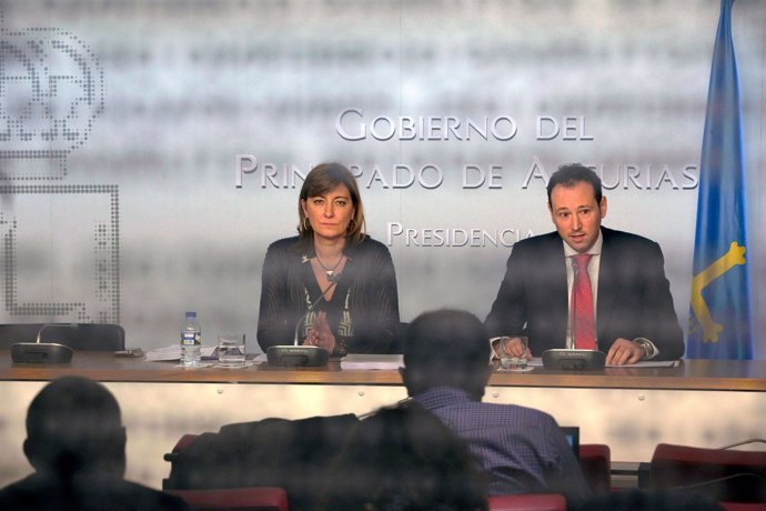 Esther Díaz y Guillermo Martínez en rueda de prensa. 