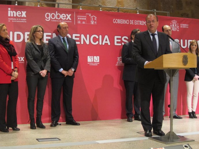 Firma protocolo Violencia de Género en Extremadura