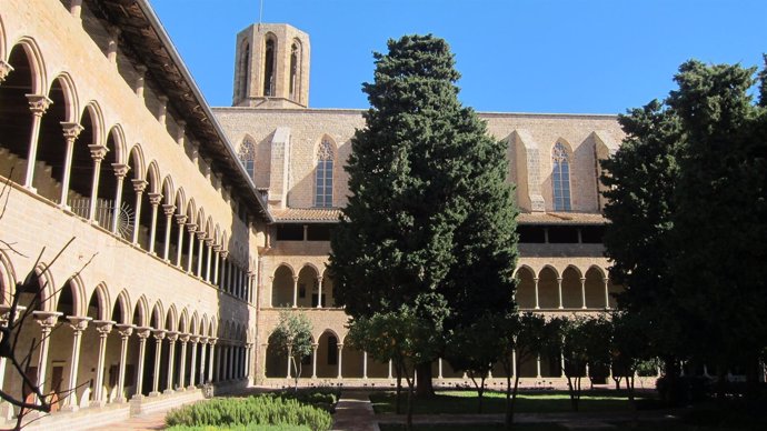 Claustro del monasterio de Santa Maria de Pedralbes de Barcelona