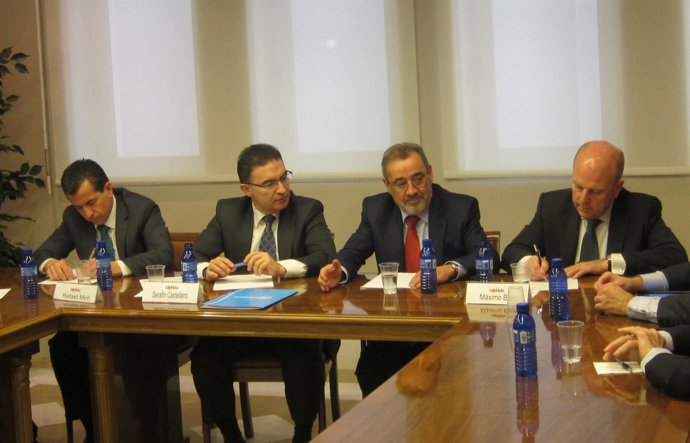 José Vicente González junto a Serafín Castellano y a Máximo Buch