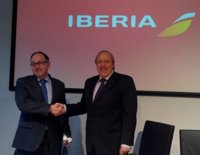 Iberia y Sepla sellan un acuerdo histórico que reduce su base de costes y la hará más competitiva