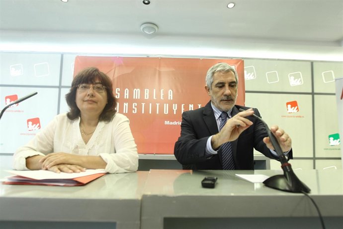 Gaspar Llamazares y Montserrat Muñoz