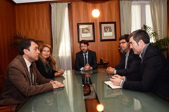 Autoridades reunidas