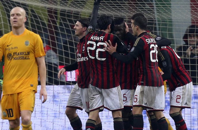 El Milan de Seedorf debuta con victoria de penalti