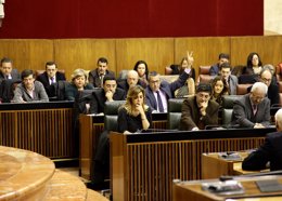 Imagen de una votación en el Pleno del Parlamento