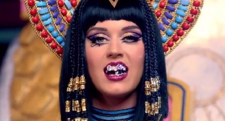 Katy Perry muestra un adelanto del videclip de 'Dark Horse'