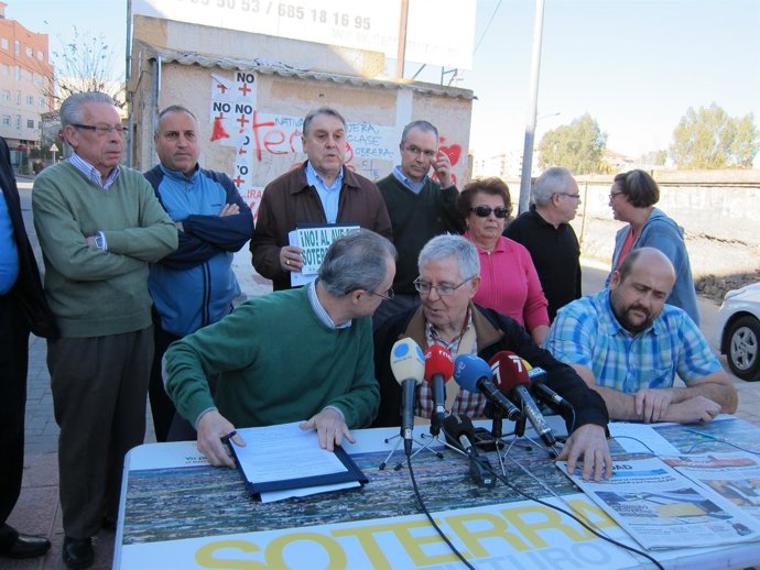 Rueda de prensa de la Plataforma Pro-Soterramiento