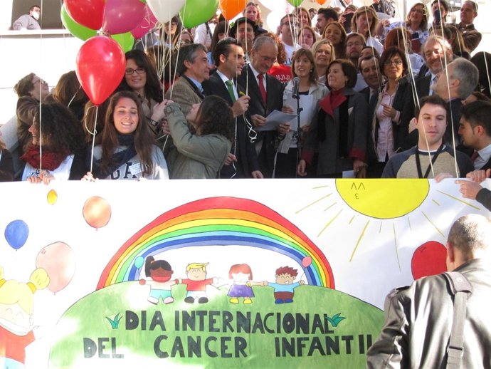 Lectura del manififesto con motivo del día contra el cáncer infantil 